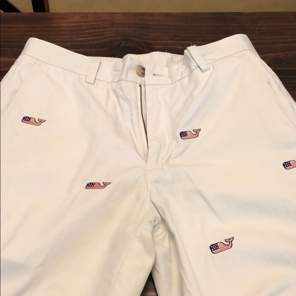 Super fun Vineyard Vines American Flag shorts